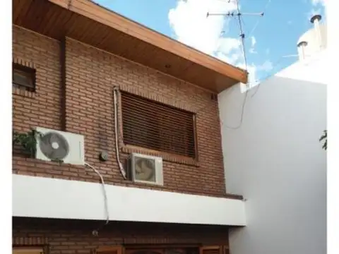 Unanue 5800, Piso 0