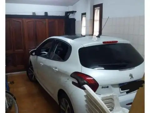 Unanue 5800, Piso 0