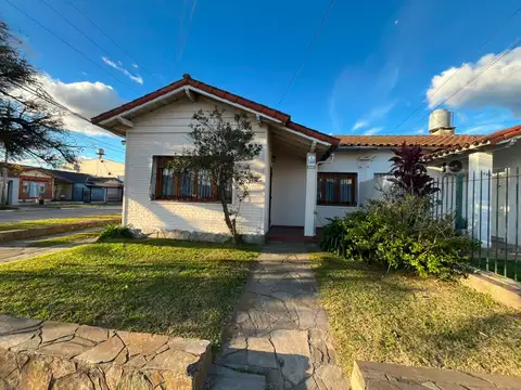 CASA EN VENTA 4 AMBIENTES VILLA CENTENARIO