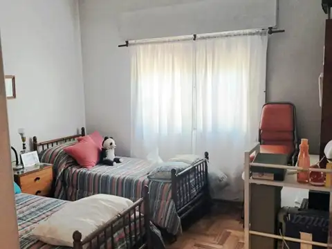 Casa - Venta - Argentina, CASTELAR - SAN NICOLAS 1378