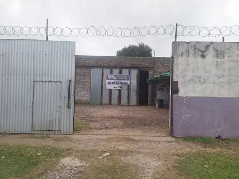 Galpón en Alquiler de 180m2  cubiertos ubicado en San Lorenzo