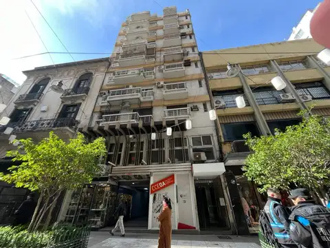 Venta departamento dos ambientes en Retiro, con terraza patio
