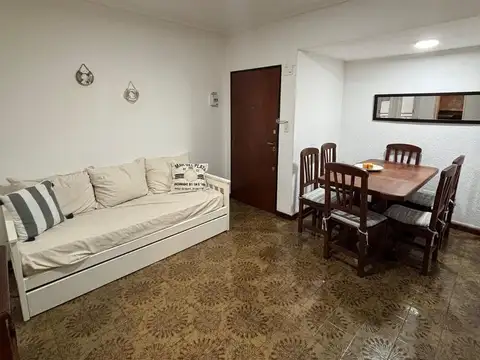 2 AMBIENTES CON COCHERA