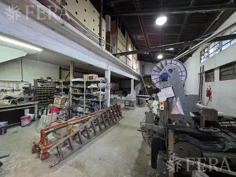 Venta galpón de 500 m2 en Wilde