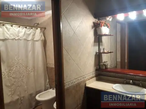 Casa en Venta con 5 cocheras