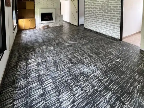 Casa 5 ambientes con 1 baño