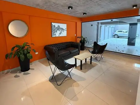 Juan Carlos Cruz 1800, Piso 2