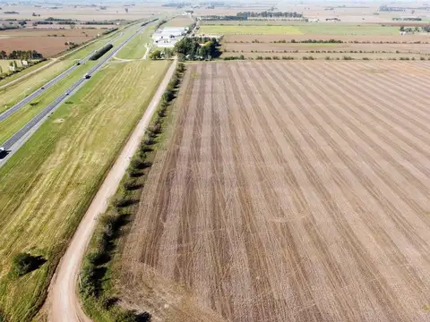 VENTA DE CAMPO INDUSTRIAL SOBRE Au09 y Ruta 26