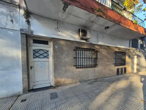 3 AMBIENTES PLANTA BAJA AL FRENTE CON PATIO