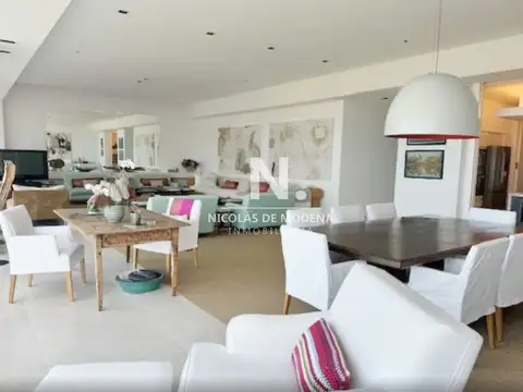 En venta apartamento de 3 dormitorios en Brava, Punta del Este.
