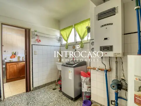 Departamento 4 ambientes con 2 baños