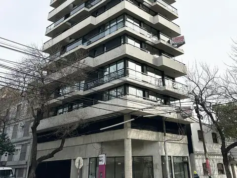 Cerrito 1500 -  Esquina Paraguay - 1 dormitorio c/patio