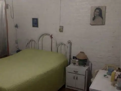 Casa 6 ambientes con 2 baños