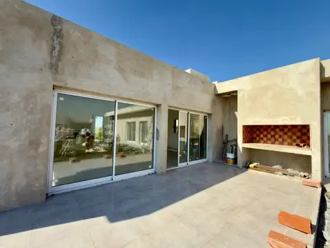 CASA A LA LAGUNA EN SANTA CLARA AL SUR | DISEÑO + VISTA ABIERTA