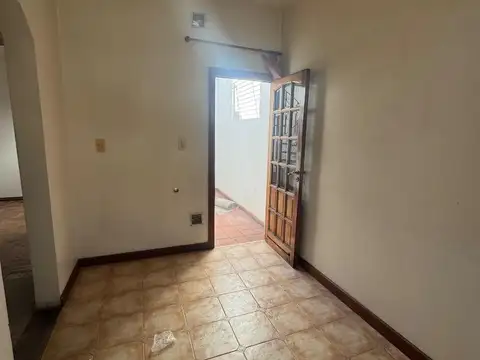 Casa 2 ambientes con 1 baño