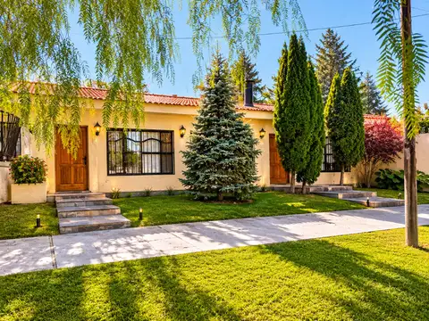 CASA  EN VENTA 4 HABITACIONES VISTALBA LUJAN