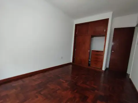 Depto Tipo Casa en Alquiler en La Plata, $ 550.000