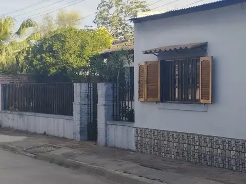 Vendo propiedad con 2 casas en el Barrio Monseñor de Carlo
