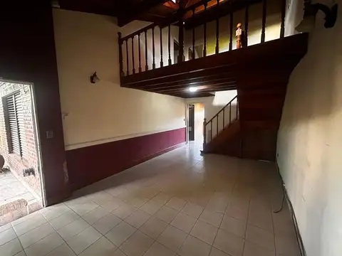 Casa 5 ambientes con 3 baños