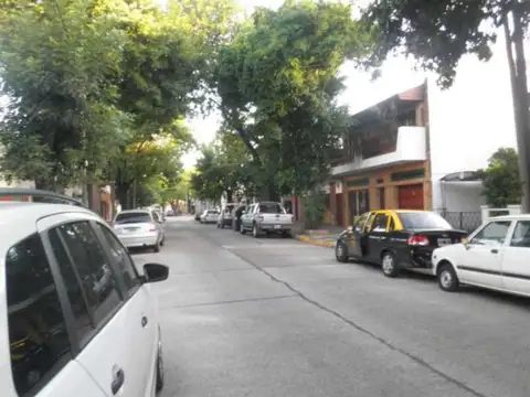 Galpon en Alquiler 8  mts Frente
