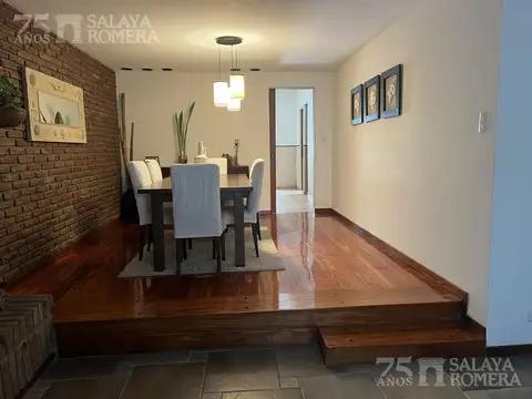 Casa 5 ambientes con 3 baños