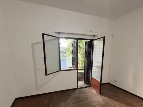 Alquiler PH 4 ambientes en alquiler en Monte Castro - 1° por escalera