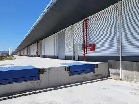 Galpón tipo depósito comercial en alquiler 930m2 en el Polo industrial Ezeiza
