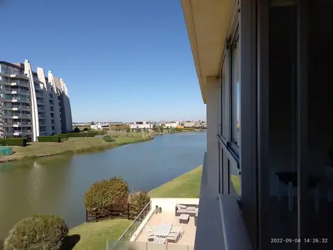 Av. de los Lagos  al 6500