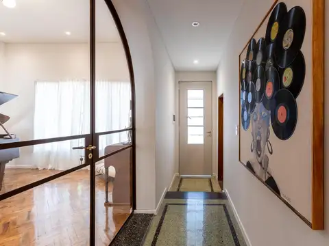 Casa 8 ambientes con 3 baños