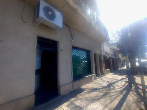Local en Alquiler en Luis Agote, $ 450.000