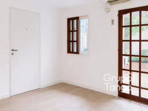 Depto Tipo Casa en Venta con 1 cocheras