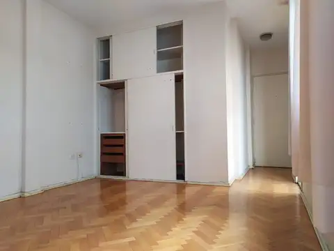 ALQUILER Monoambiente divisible en Barrio Norte/ Retiro, muy luminoso.
