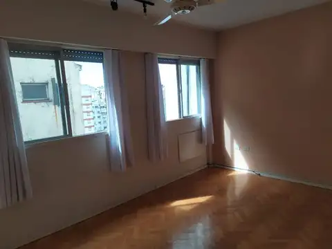ALQUILER Monoambiente divisible en Barrio Norte/ Retiro, muy luminoso.