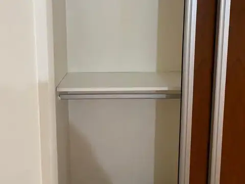 Monoambiente muy luminoso con balcón al contrafrente