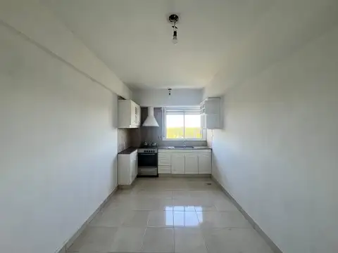 DEPARTAMENTO EN ALQUILER - 4 AMBIENTES EN VILLA RAFFO - PISO ALTO