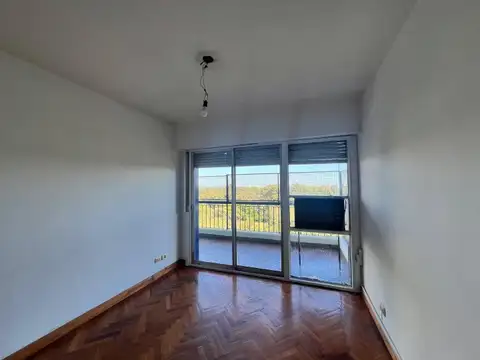 Departamento en Alquiler en Villa Raffo, $ 890.000