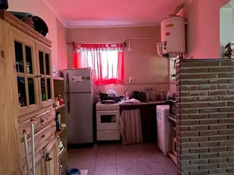 Casa 3 ambientes con 1 baño