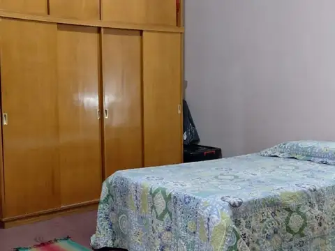 VENTA casa 4 amb. Mataderos con cochera y terraza