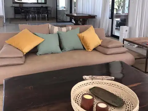 Casa en Alquiler de 3 dormitorios