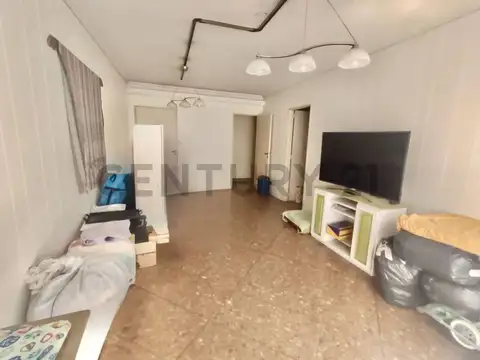 Av. Montes  De Oca 400, Piso 2