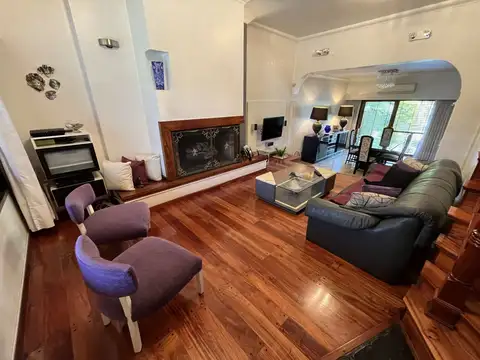 Casa 6 ambientes con 2 baños