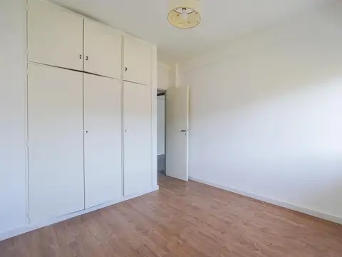 venta Departamento 3 ambientes al frente con balcón – Subte Línea E a metros