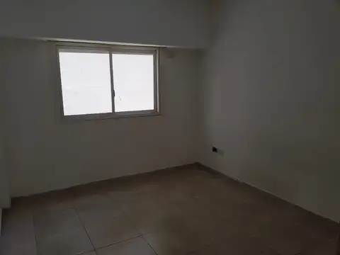 LAS EXPENSAS INCLUYEN EDESUR Y AYSA, CERCA SUBTE A ESTACION SAN PEDRITO Y CENTRO COMERCIAL, CON BALCON AMPLIO, MODERNO Y GRAN LIVING CON COCINA EN "ELE"MUY LUMINOSO, EXCELENTE DISTRIBUCION