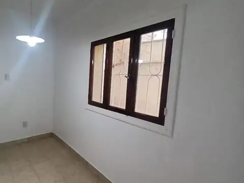 VENTA CASA 3 DORMITORIOS CIUDAD - RECICLADA