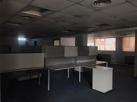 Oficina en Alquiler con 3 cocheras