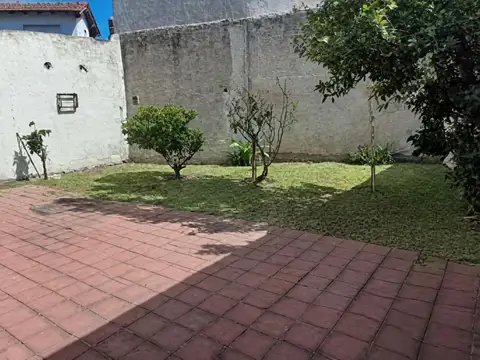 VENTA CASA 4 AMB CIUDADELA TERRAZA GARAGE JARDÍN