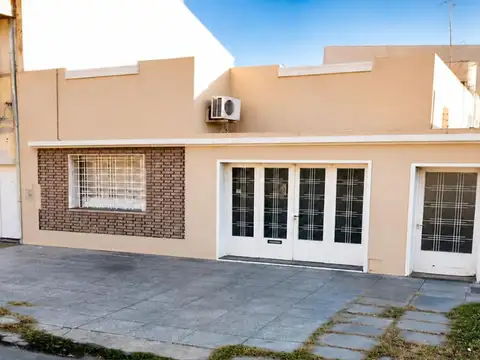 VENTA CASA 4 AMB CIUDADELA TERRAZA GARAGE JARDÍN
