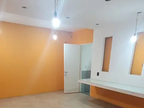 Local en Alquiler en Lomas de Zamora, $ 380.000