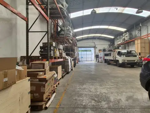 Galpon en Venta 49  mts Fondo