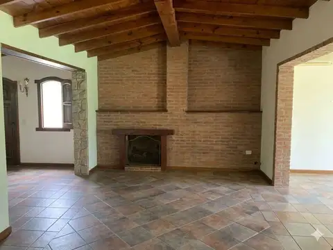 Casa 4 ambientes con 3 baños